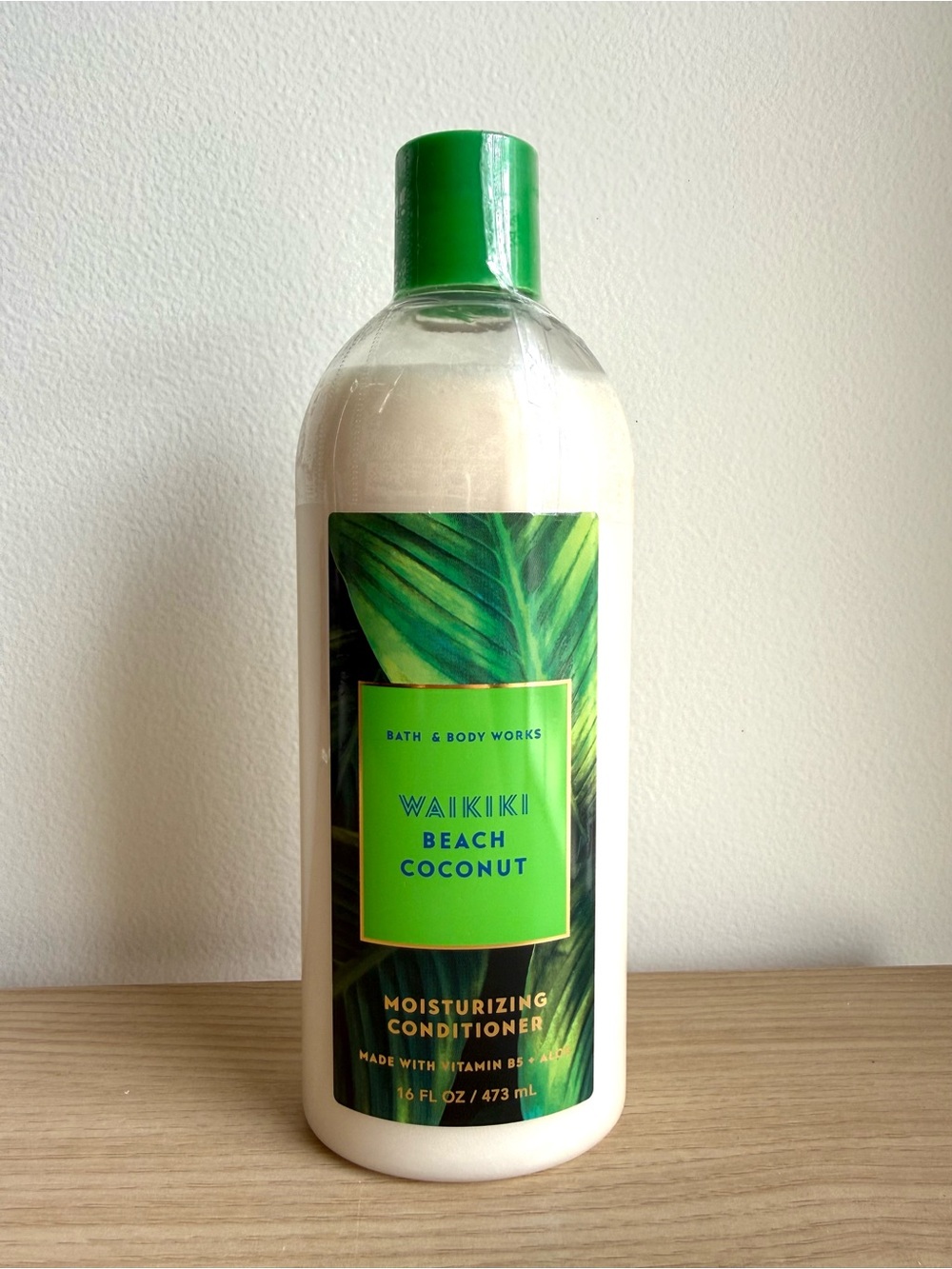 Bath & Body Works Waikiki Beach Coconut Moisturizing Conditioner 16 oz NEW